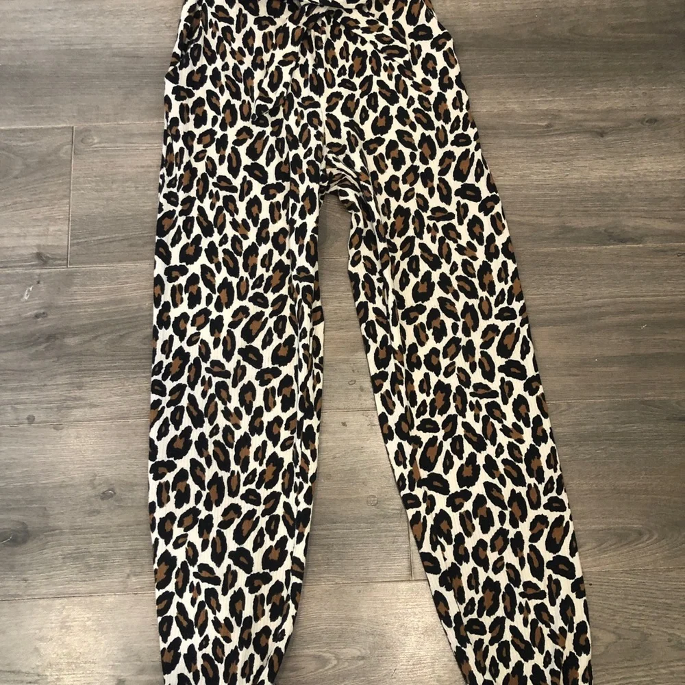 Day Trip‎ Small Ribbed Leopard Print Paperbag Pant - Picture 2 of 7